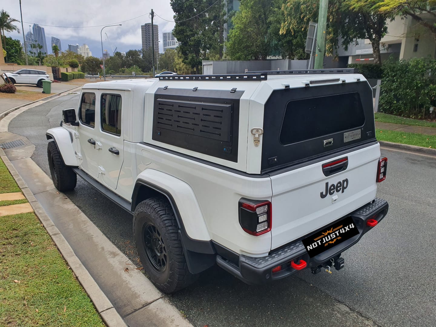 Customer photo review of Aluminum Tub Canopy for Jeep Gladiator (2019-Current)