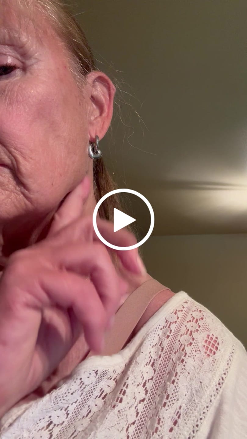 Customer video review of Ellie® 2-in-1 Chunky Bubble Huggies