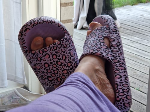 Customer photo review of HappyFlops Limited Editions