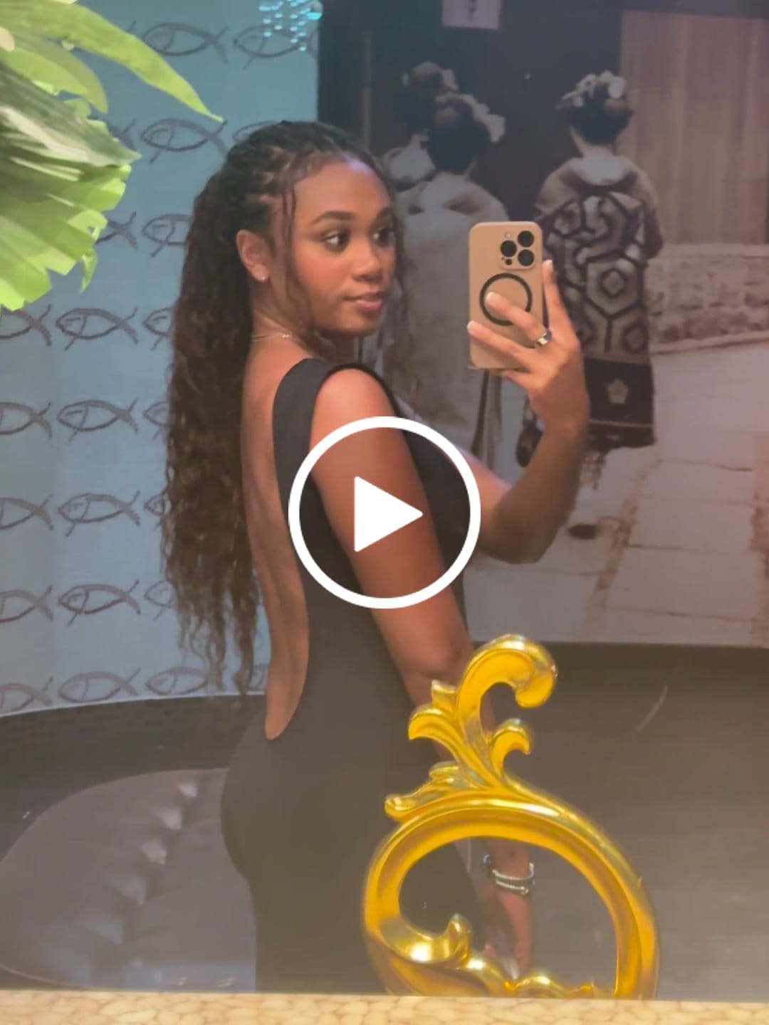 Customer video review of PARIS CAPRI