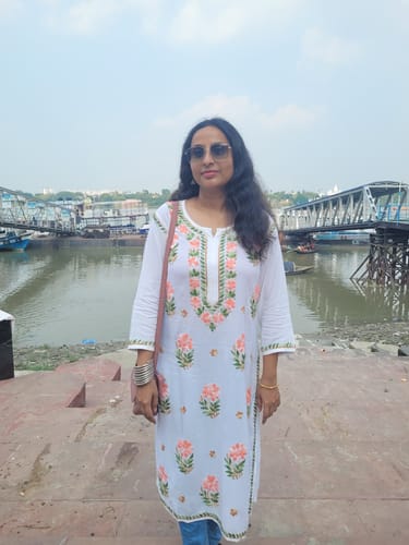 Customer photo review of Gul-e-Jahaan White & Beige Pink Rayon Kurta