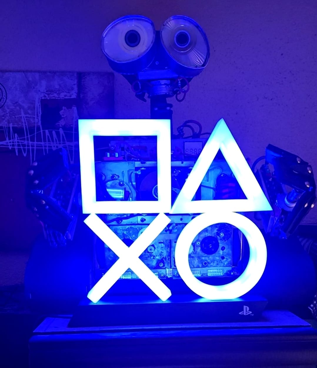 Customer photo review of PlayStation Icons Light PS5 XL