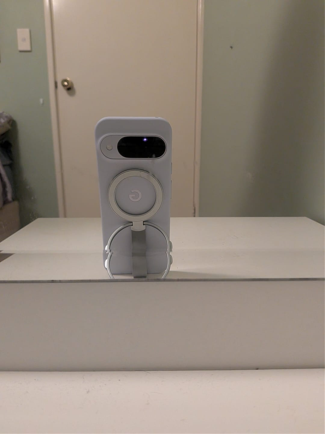Customer photo review of Magnetic MagSafe Ring Stand