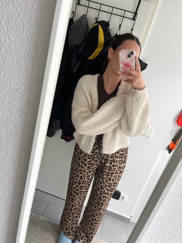 Customer photo review of Ella Seiden Hose - Leo/Camel