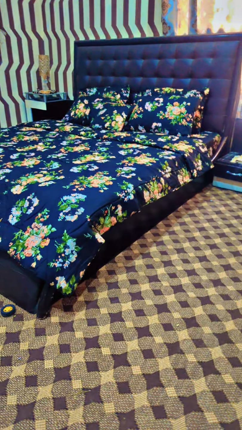Customer photo review of VERDANT summer comforter set- 7 pcs