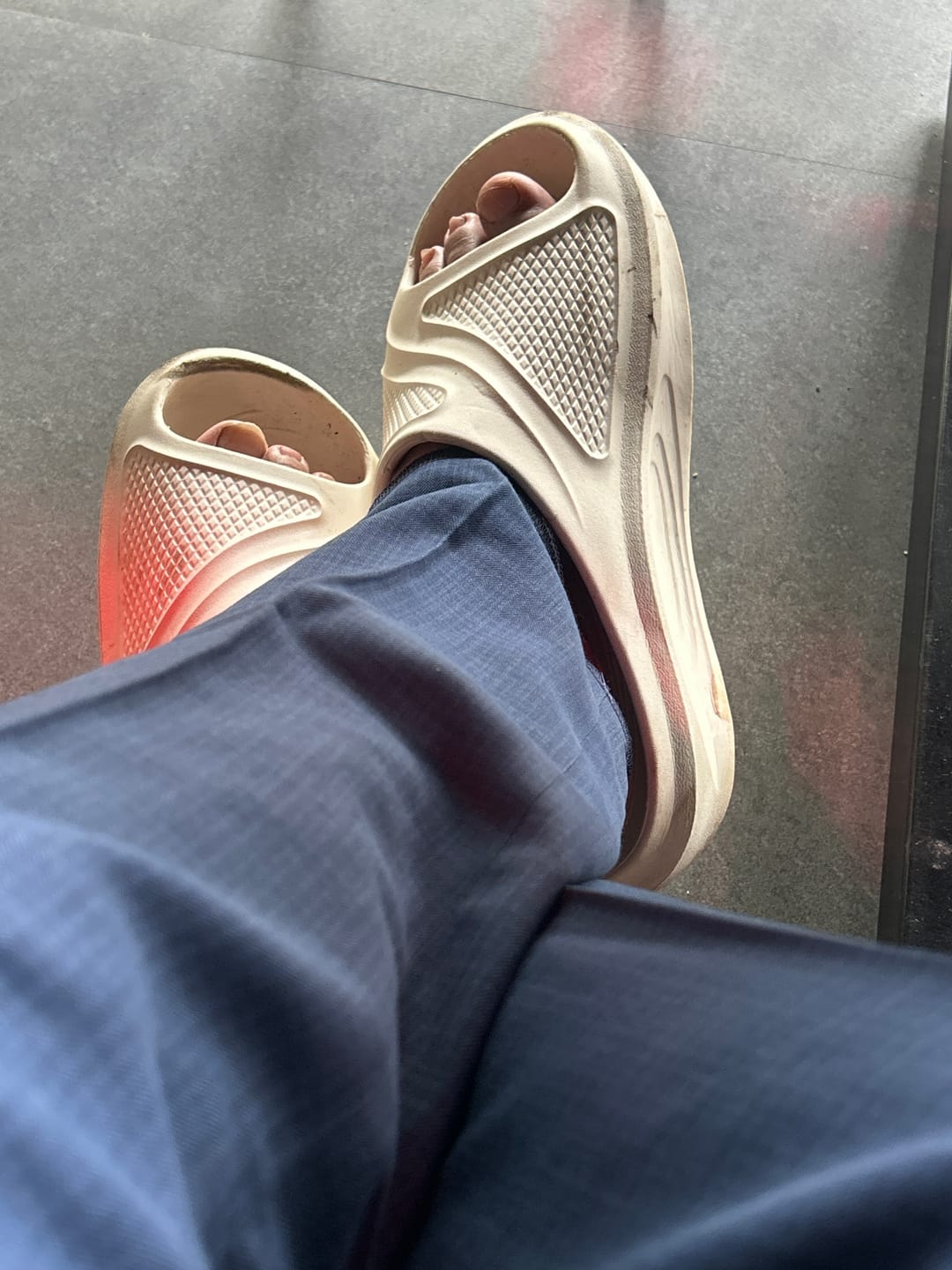 Customer photo review of Bacca Bucci Floats—Ultra Lightweight EVA Slides for Men