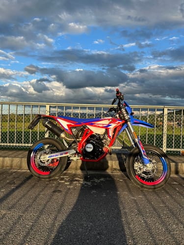 Customer photo review of 50/50 Supermoto Wheel Graphics