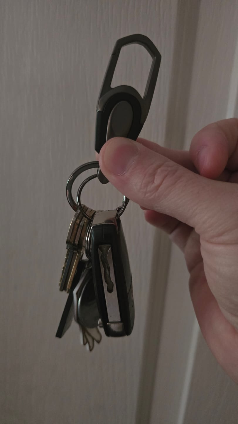 Customer photo review of 80Eighty® Zinc Alloy Keychain