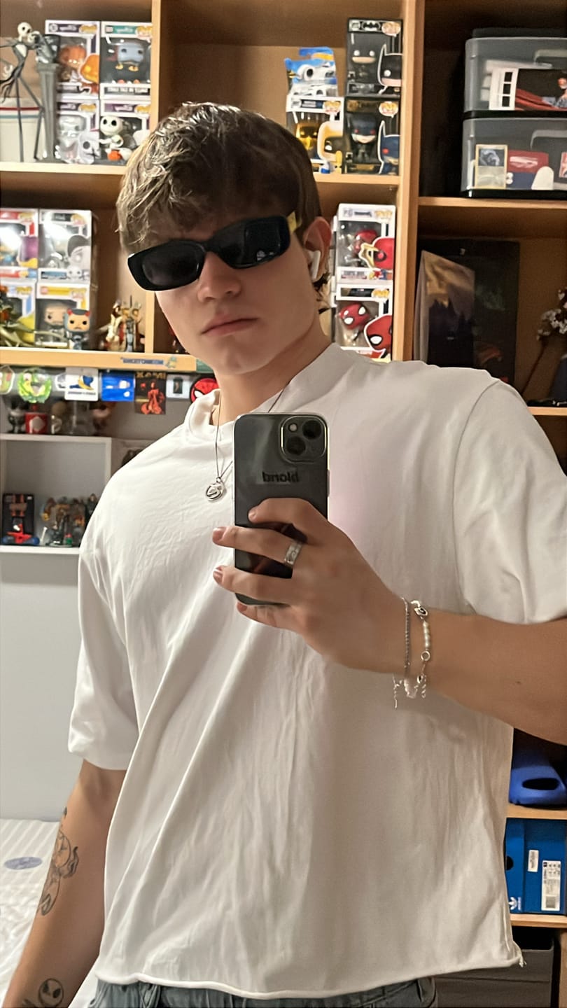 Customer photo review of Vintage Square Frame Sunglasses