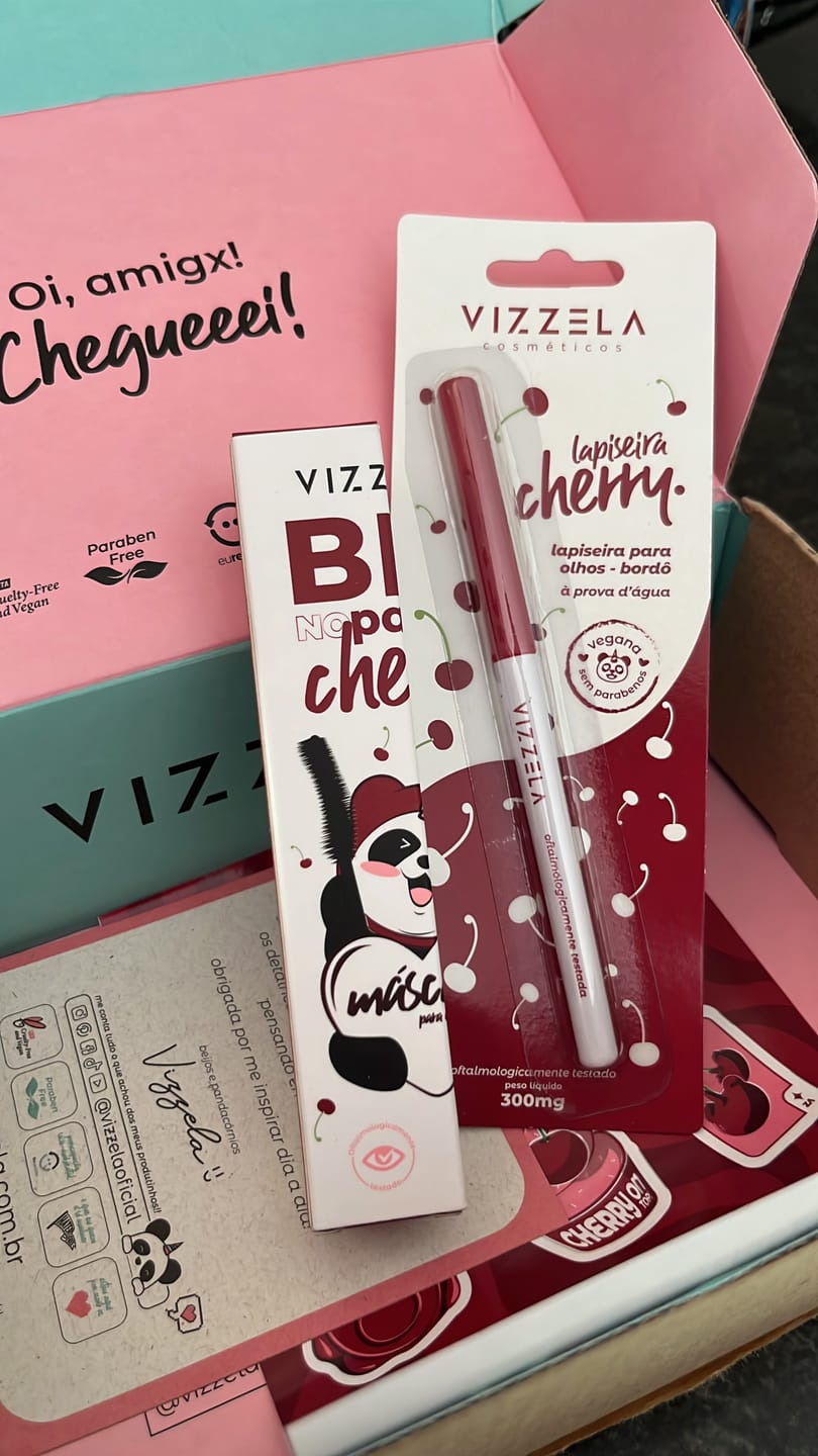 Customer photo review of Máscara para Cílios Big No Panda Cherry - Bordô