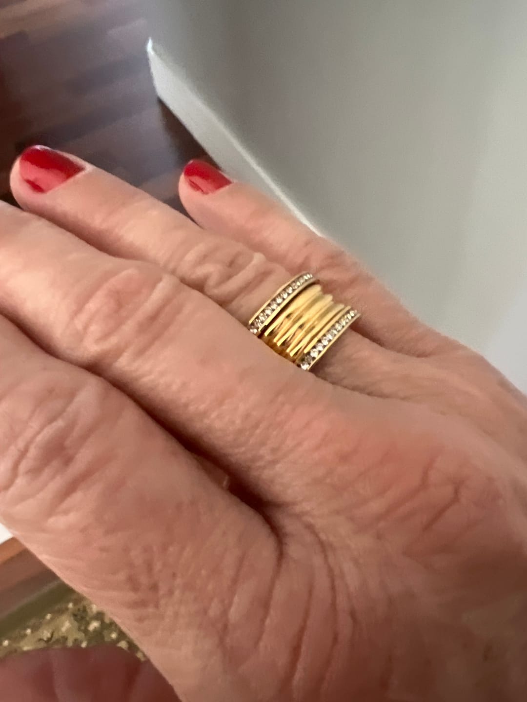 Customer photo review of Anel Luxo Imperial Banhado em Ouro 18K