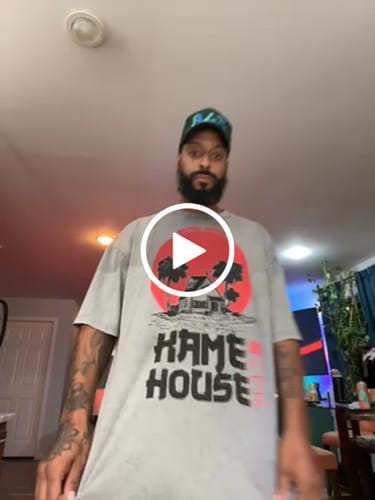Customer video review of KAME HOUSE VINTAGE OVERSIZE TEE