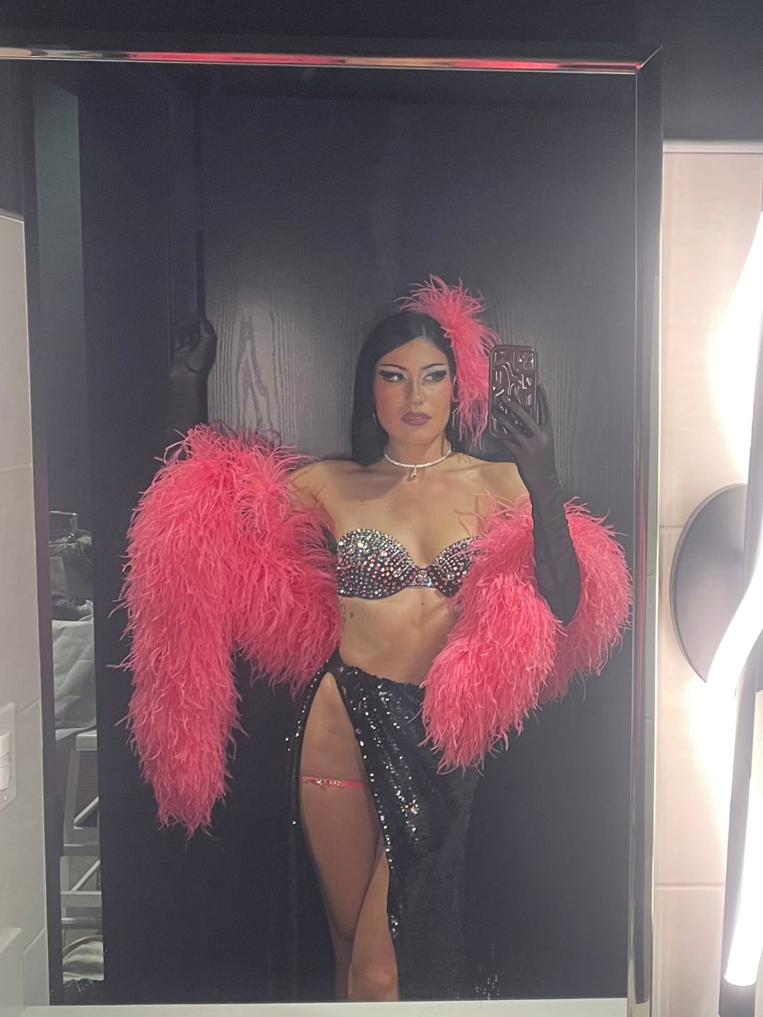 Customer photo review of Ostrich Feather Boa - 18Ply