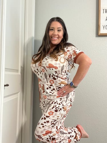 Customer photo review of Western Ghost Short Sleeve Top & Jogger Bottom Loungewear Set