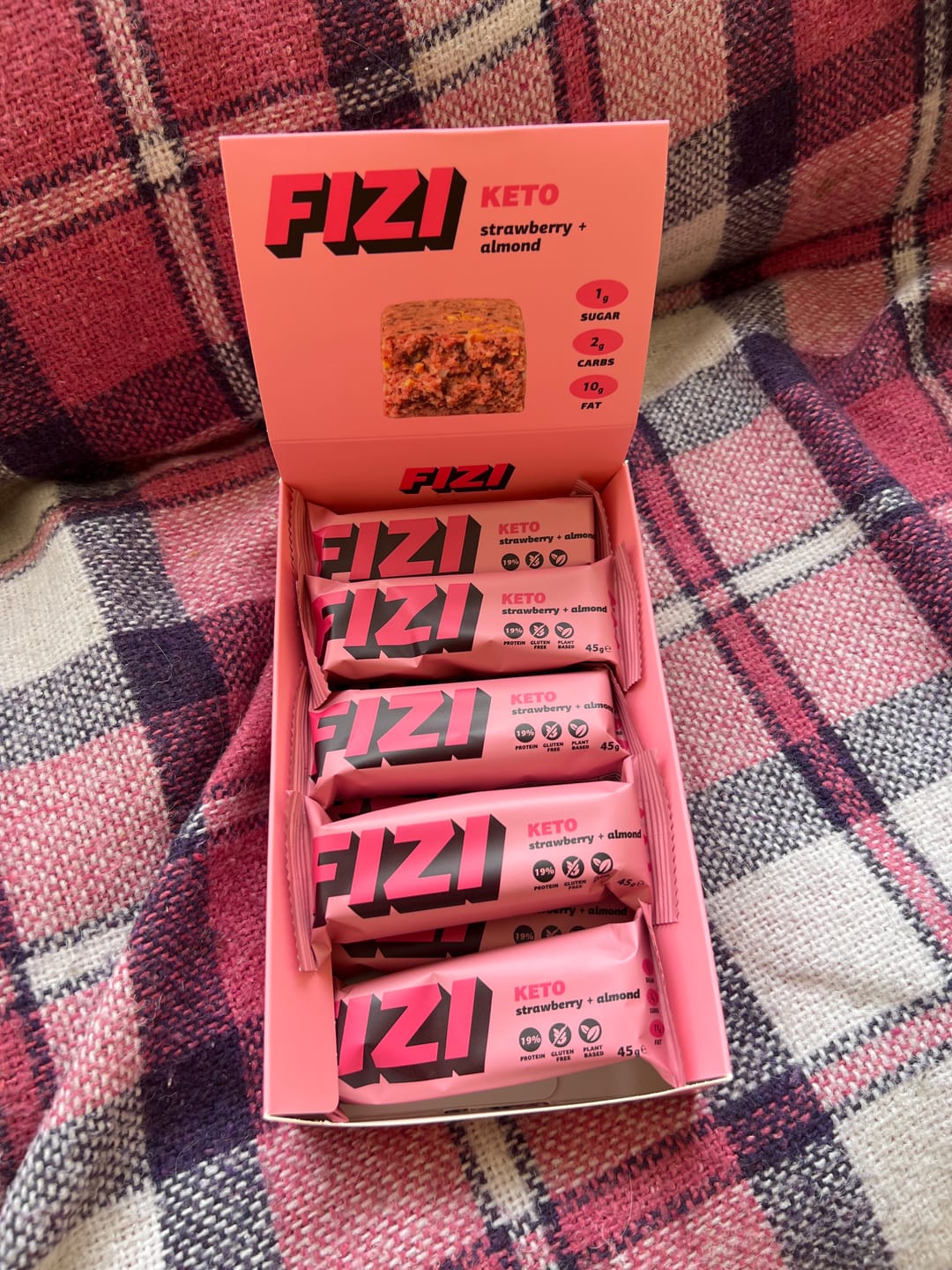 Customer photo review of Strawberry + Almond x10 шт.