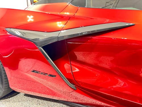 Customer photo review of C8 Corvette Z06/ERay Carbon Fiber Side Scoop Boomerang Trim Covers