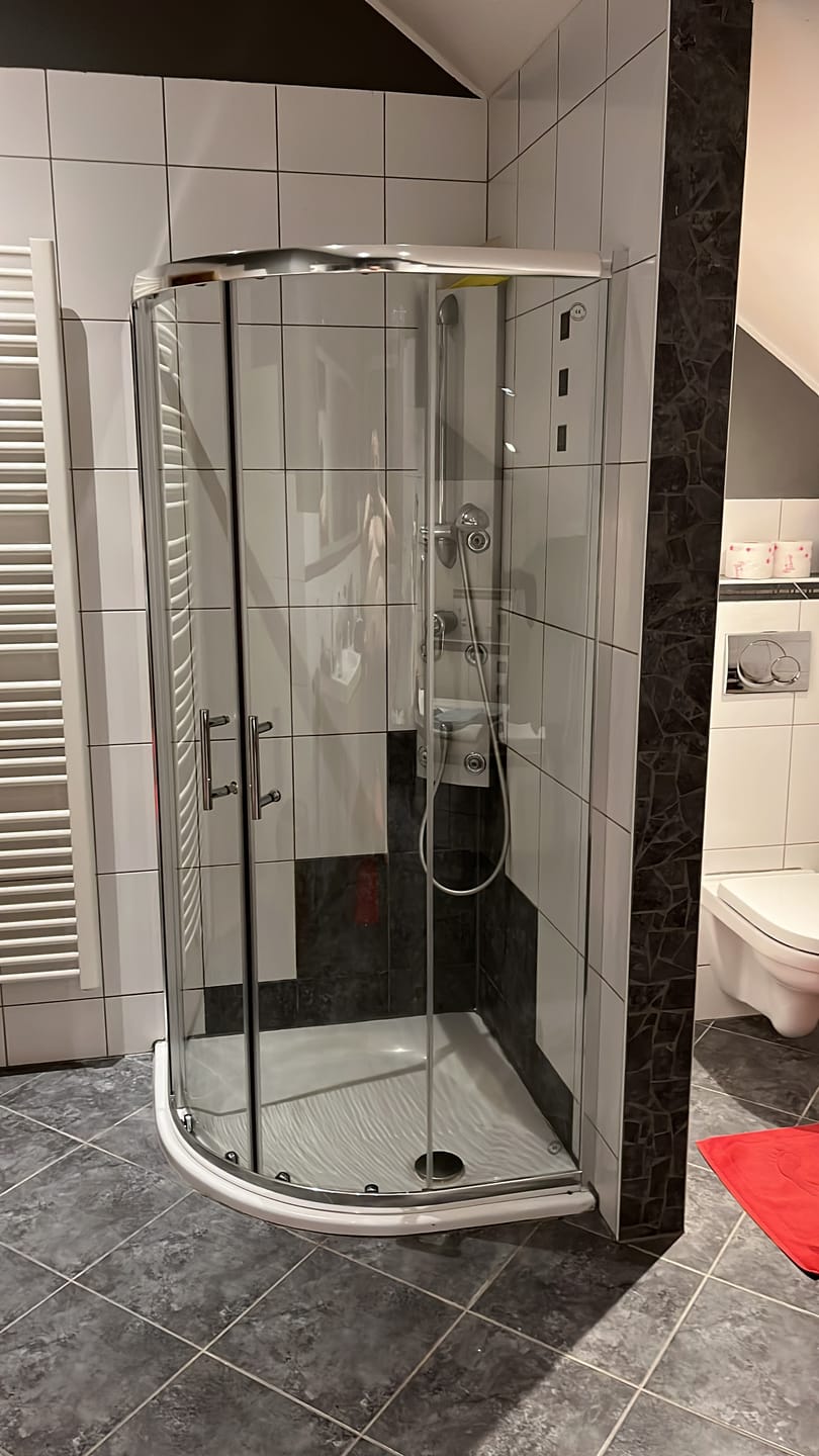 Customer photo review of SONNI Duschkabine Runddusche Schiebetür ESG Glastür 80/90/100cm Höhe 185cm /195cm Radius 55cm