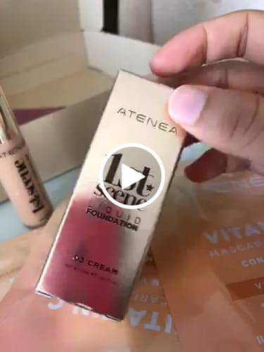 Customer video review of BASE DE MAQUILLAJE LÍQUIDA 1ST SCENE