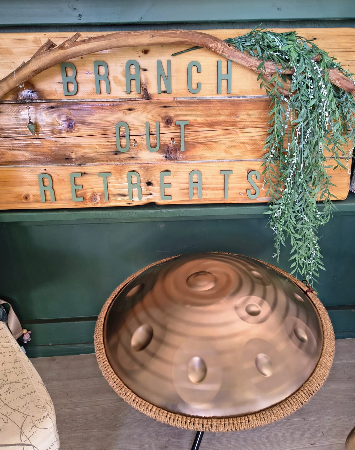Customer photo review of Riza Handpan 10-Note D Kurd Beginner Gold 432hz 55cm
