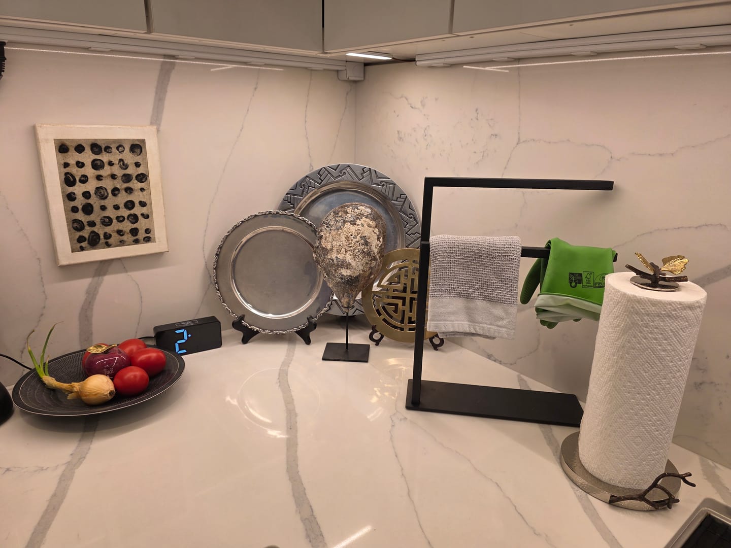 Customer photo review of Countertop Towel Holder for Kitchen and Bathroom