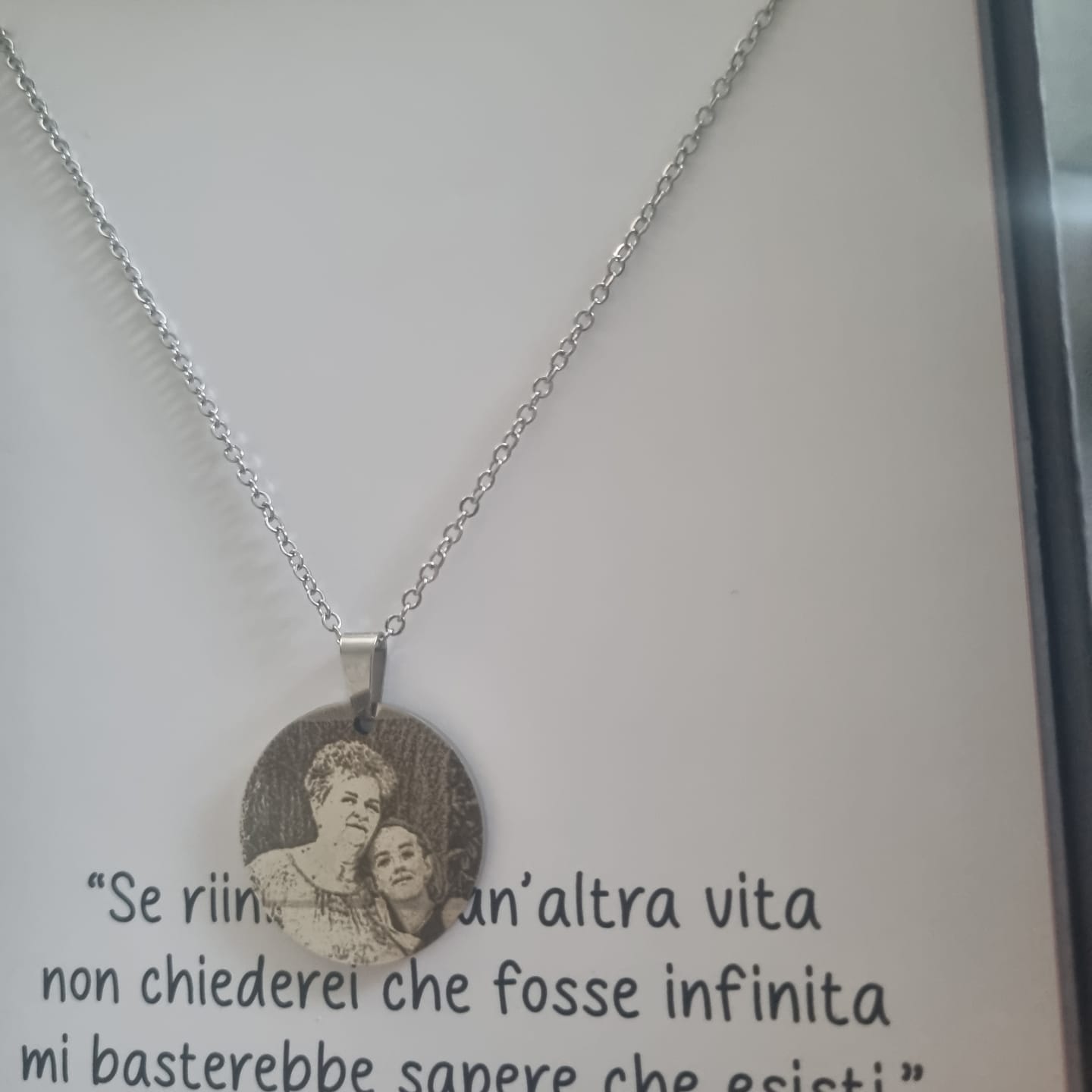 Customer photo review of Collana Cerchio Con Foto Personalizzata