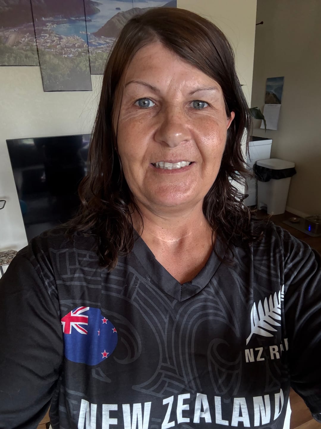 Customer photo review of New Zealand Silver Fern Rugby Women V Neck T Shirt All Black Go Champions Maori Pattern LT14