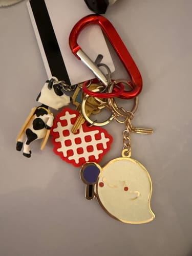 Customer photo review of Ghost ARMY Keychain (Glitter Version)
