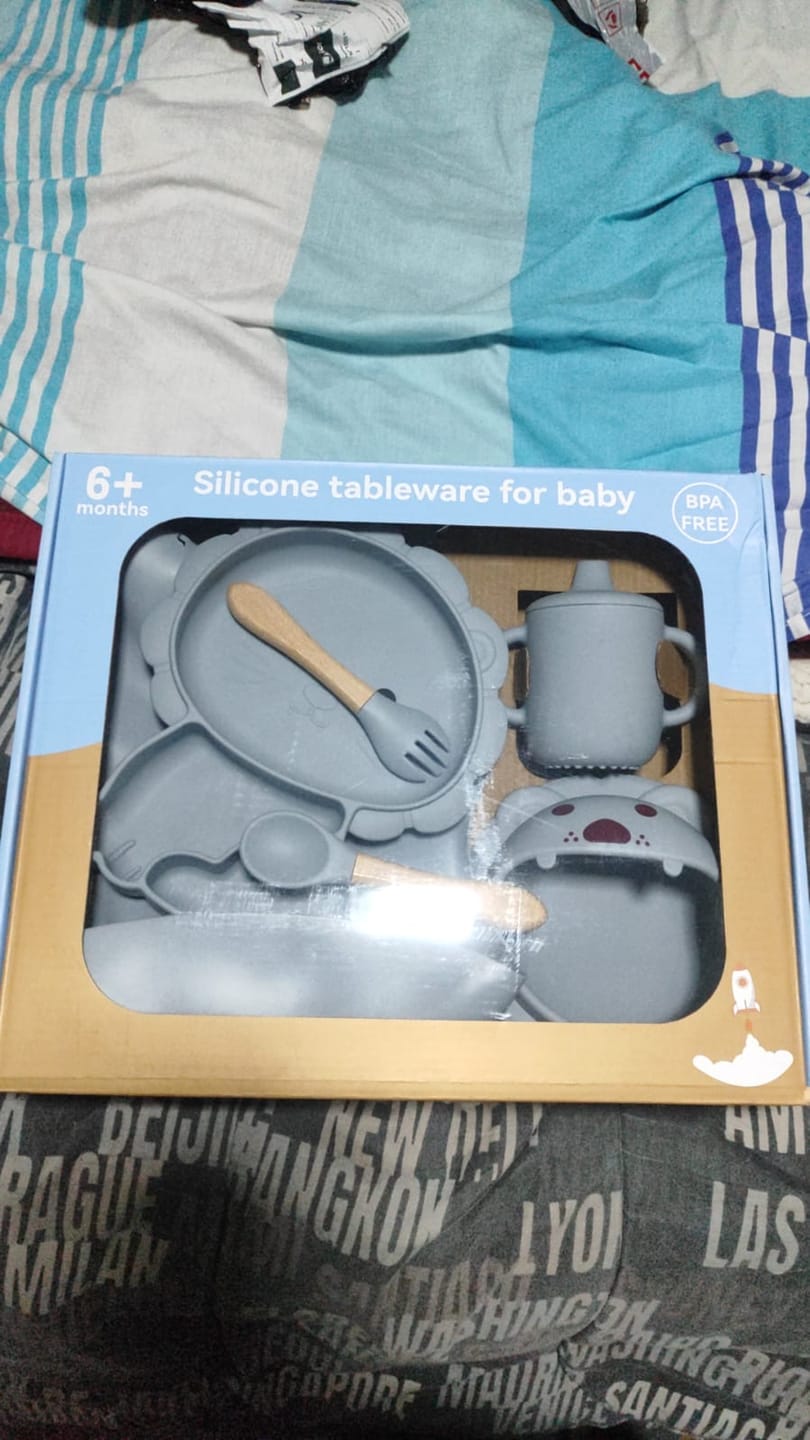 Customer photo review of Set De Alimentación Silicona Dividida Con Ventosa Bebés 6pcs Azul Petróleo