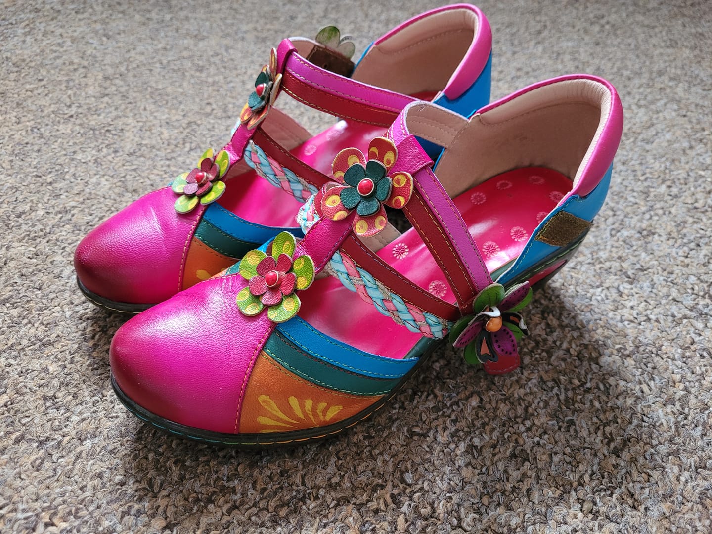 Customer photo review of Women Bohemian Leather Printing Stitching Non-slip Breathable Sandals