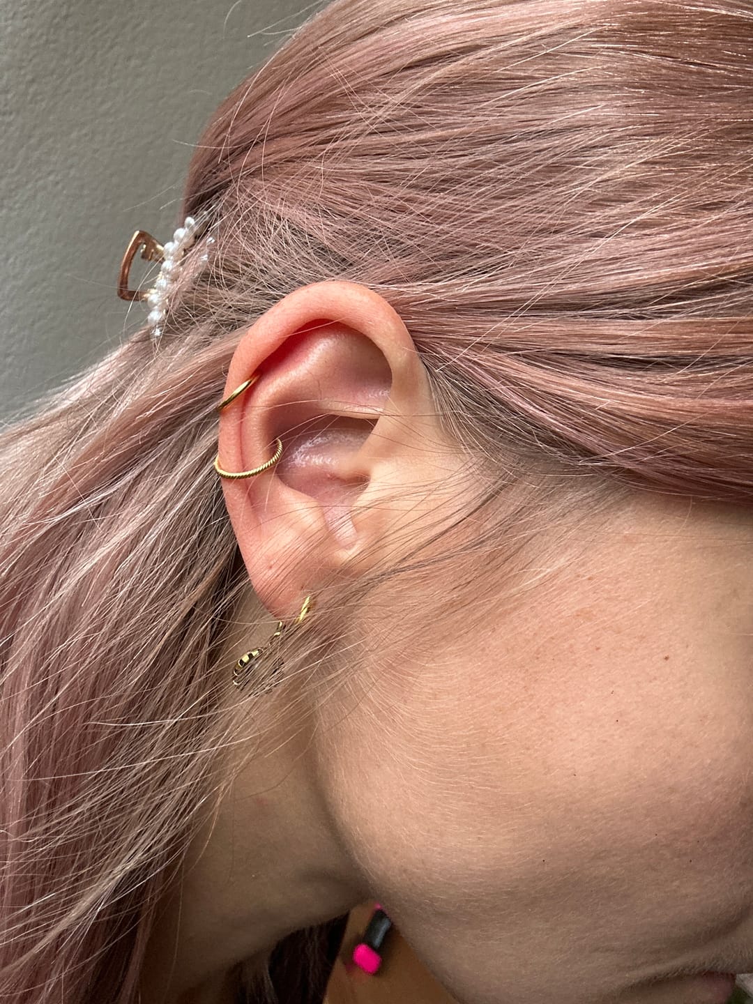 Customer photo review of Simple Pave Clicker Piercing 18K Vergoldet