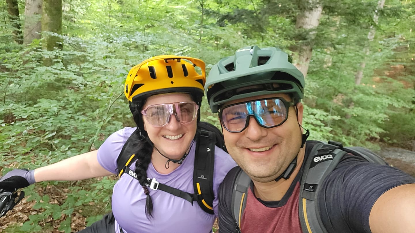 Customer photo review of REVO Kapvoe X63 Photochromic Sunglasses for Men Women
