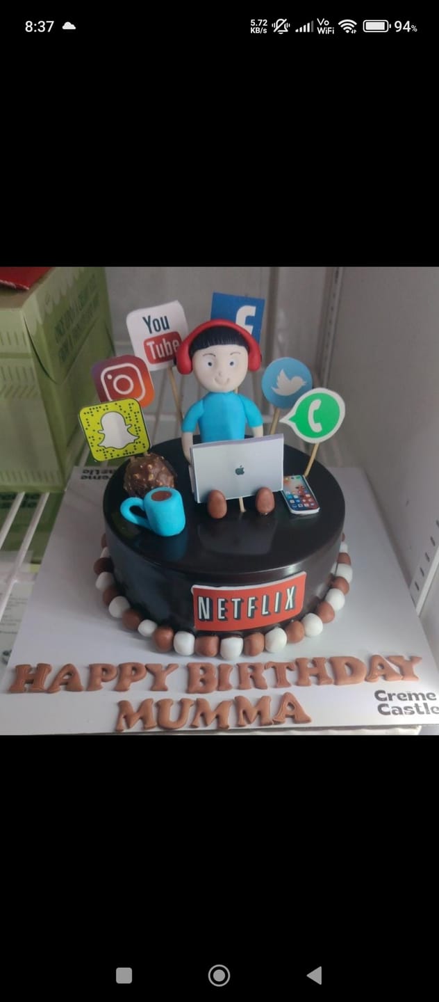 Customer photo review of Social Media Lover Cake