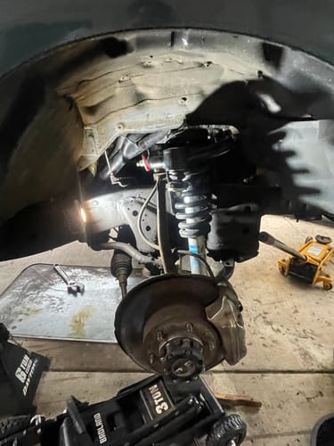 Customer photo review of Upper Control Arms For 1996-2003 2-4" Lift Toyota Tacoma 4Runner 6 lug Front Suspension Lift Kit