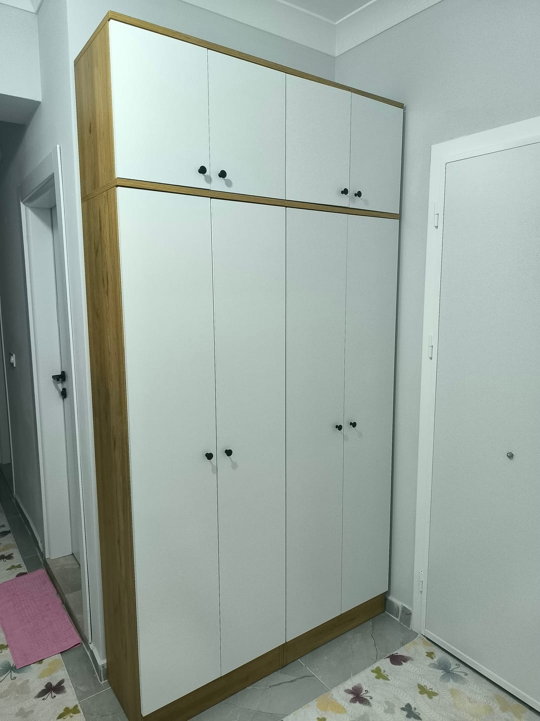 Customer photo review of Rani EA146 Modern Portmanto 8 Kapaklı Raflı Askılı Ayakkabılık Vestiyer Sepet Ceviz - Beyaz