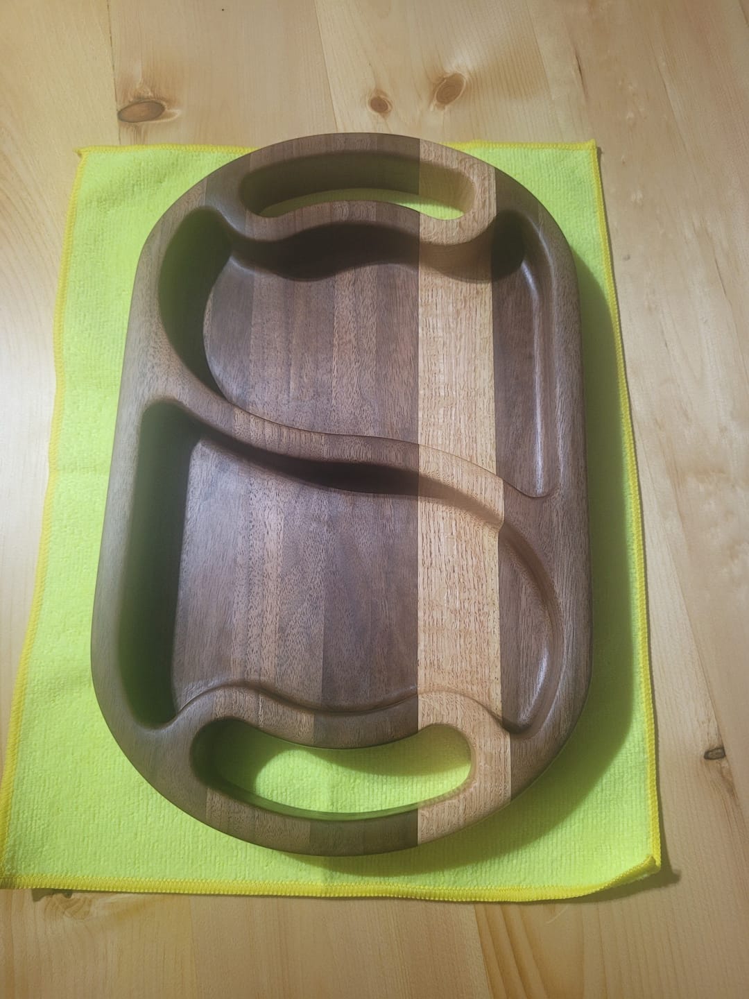 Customer photo review of 14.25x9.0" Two Pocket Wave Tray 21 With Handles Acrylic Router Template