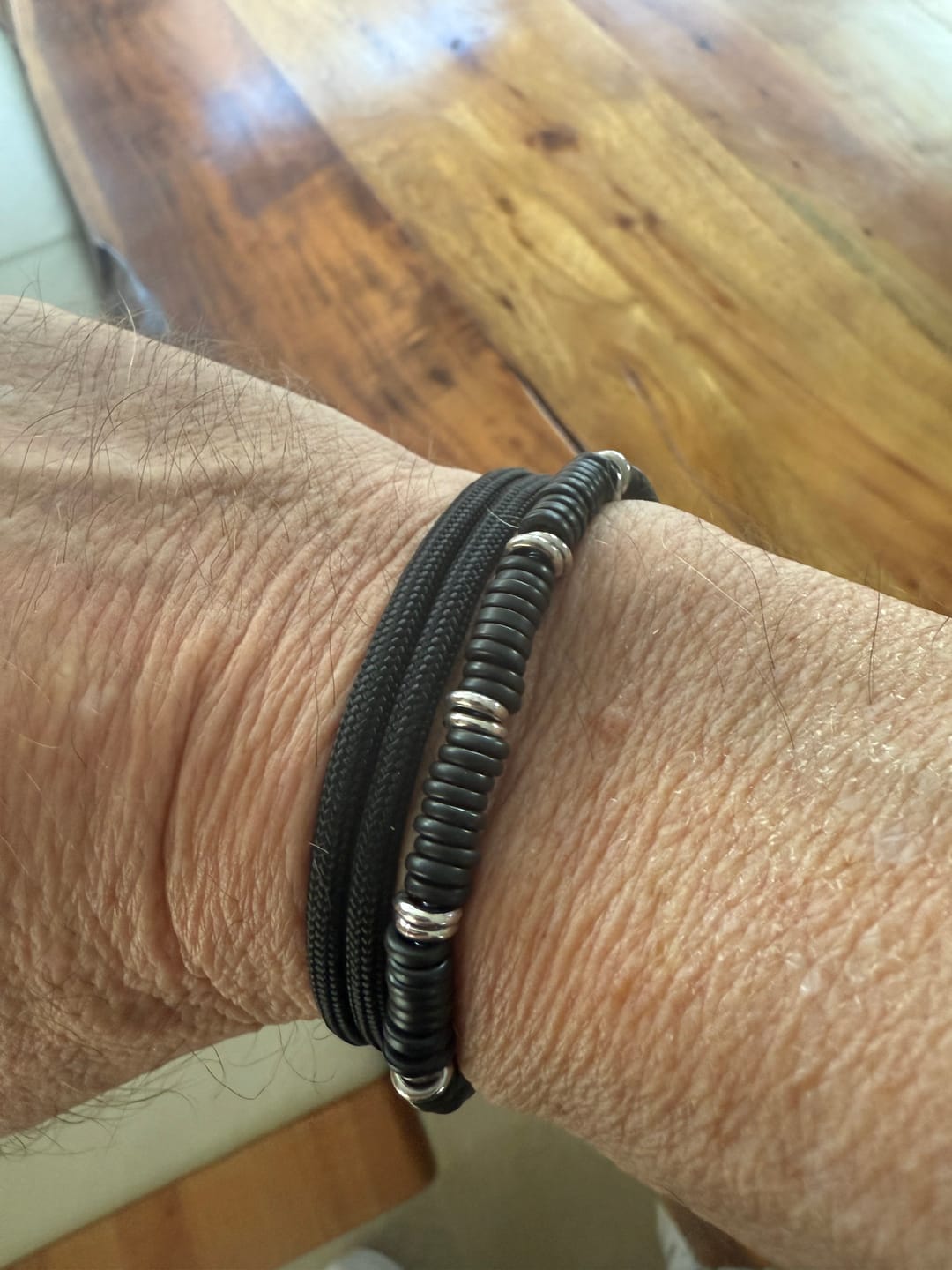 Customer photo review of Surfer Armband SCHWARZ