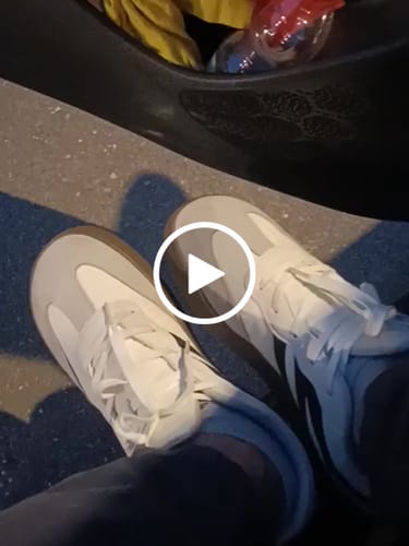 Customer video review of Lily - Scarpe Larghe