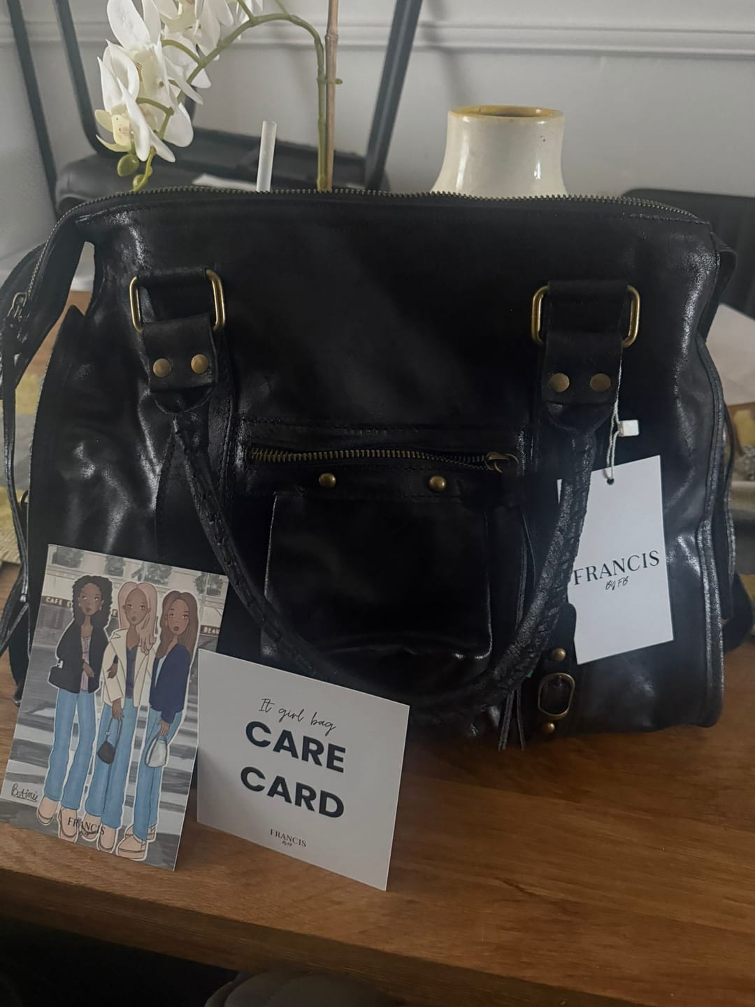 Customer photo review of It girl bag black