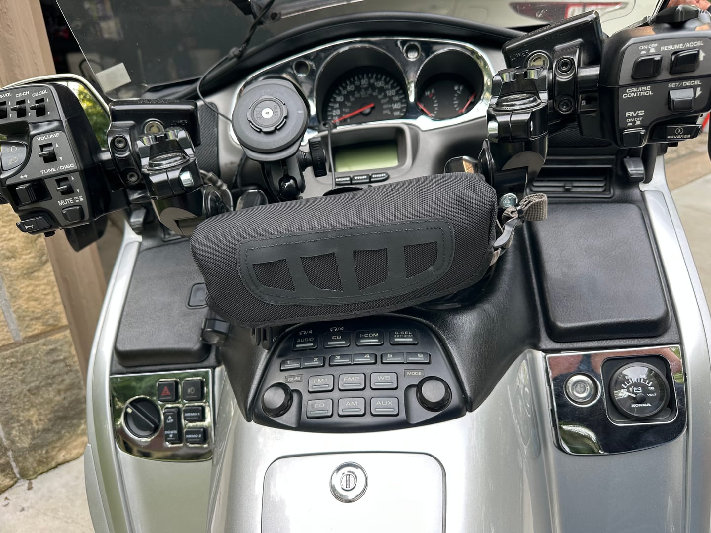 Customer photo review of 1L - Explorer Handlebar Bag For Adventure Touring Motorcycle