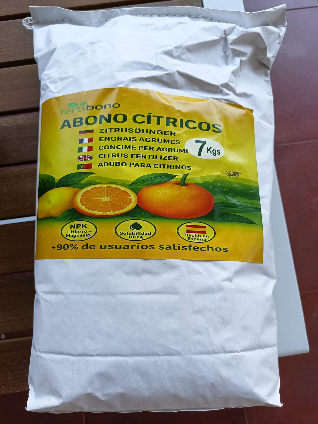 Customer photo review of FERTIBONO Abono Cítricos Premium para Limonero y Naranjos, 20-5-11, (2Kg), con Hierro, Calcio, Azufre, Magnesio, y Manganeso - Evita Amarillo en Hojas, Corrector de Carencias Múltiples
