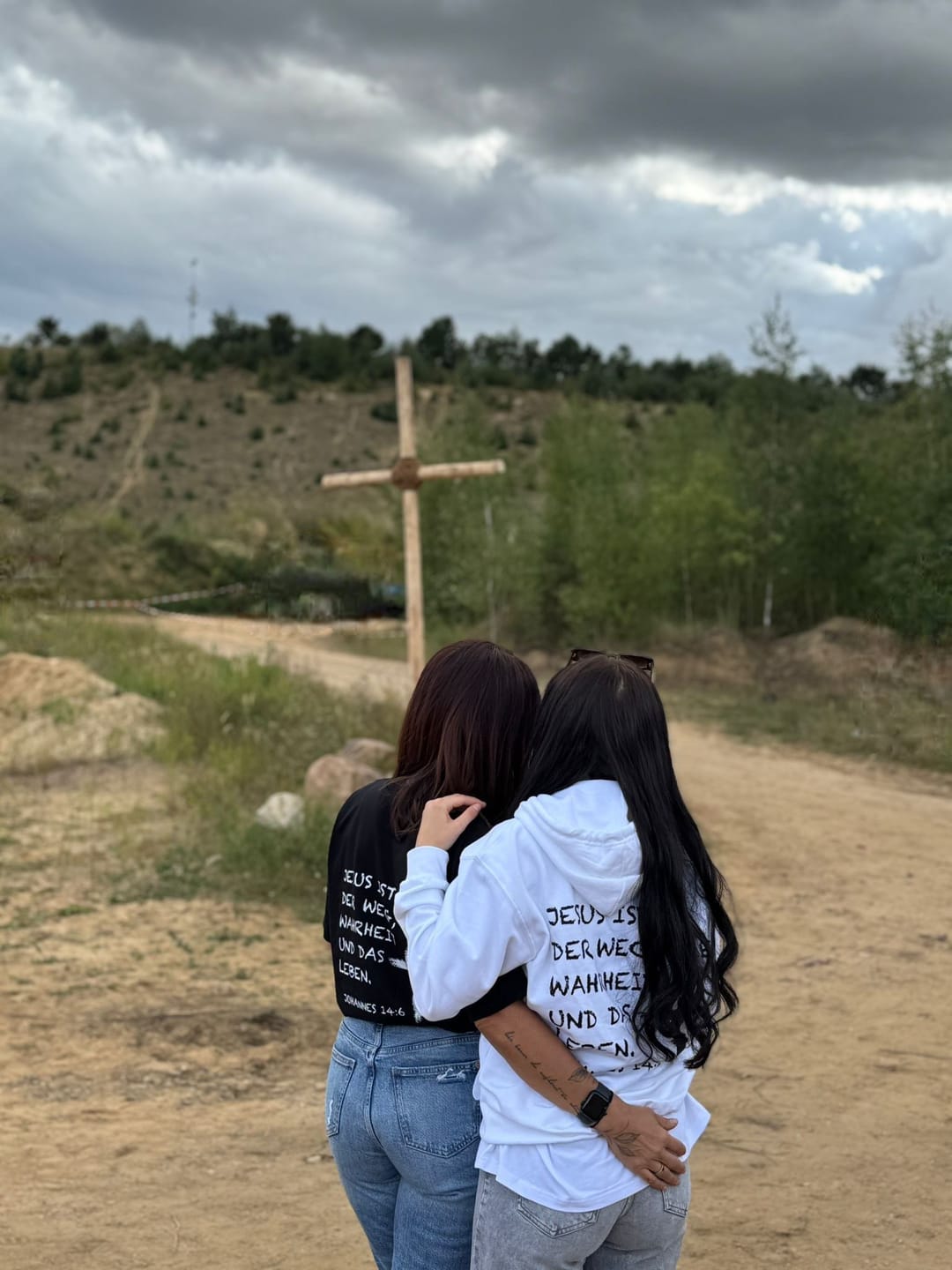 Customer photo review of Jesus ist der Weg (backprint) - Zipper Hoodie