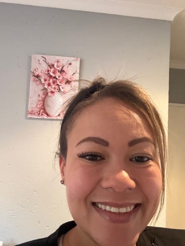 Customer photo review of Flora Lash Kit