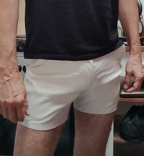 Customer photo review of Ultra-Stretch 5" Chino Shorts - Cream