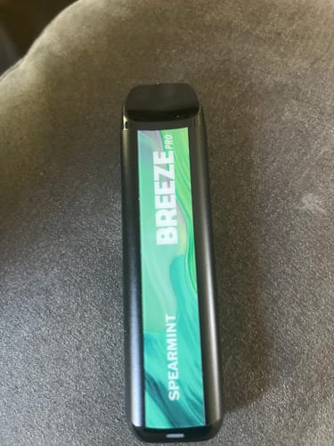 Customer photo review of Breeze Pro Disposable Vape