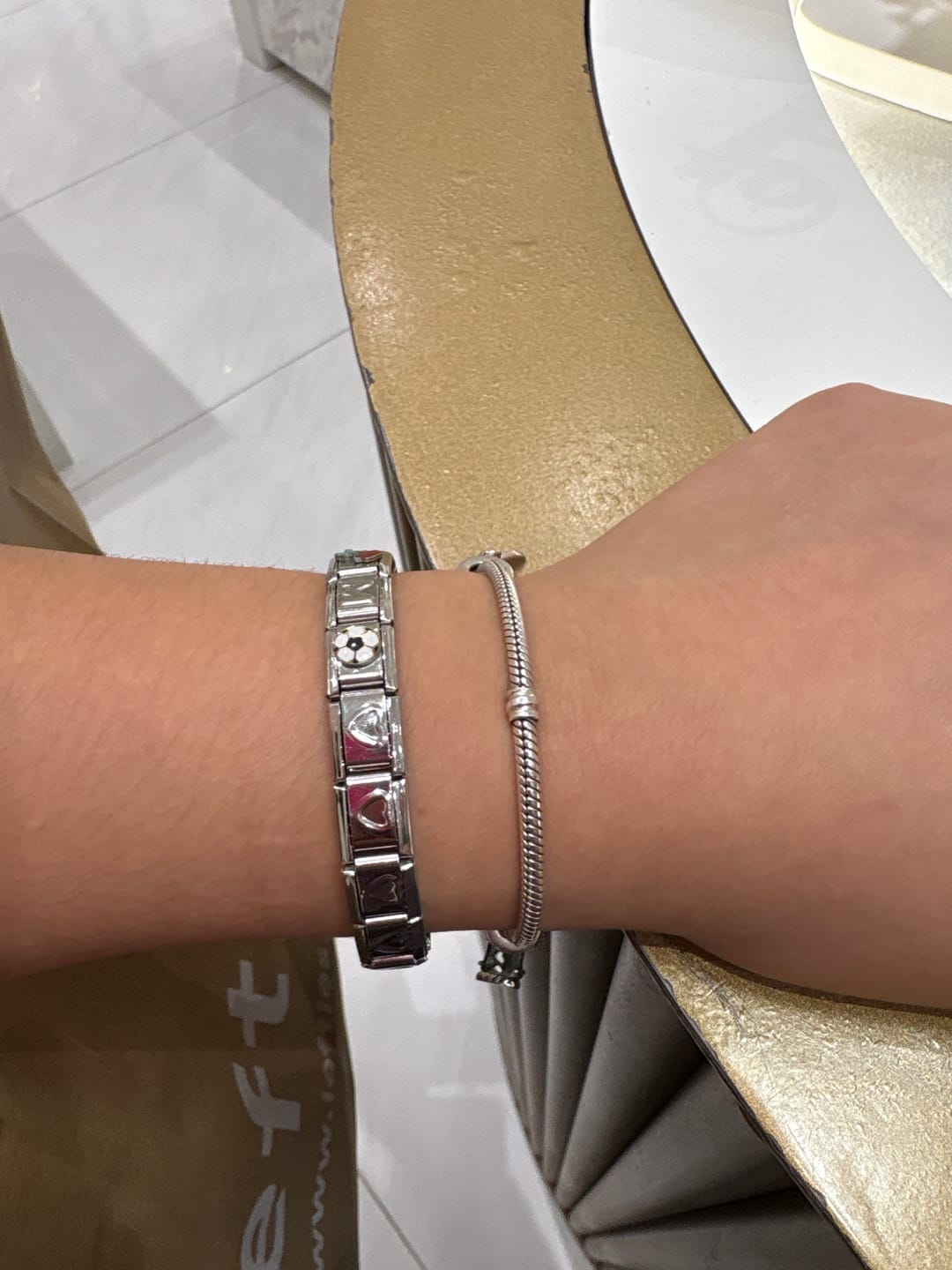 Customer photo review of Pulsera Italiana Con Contorno Corazon
