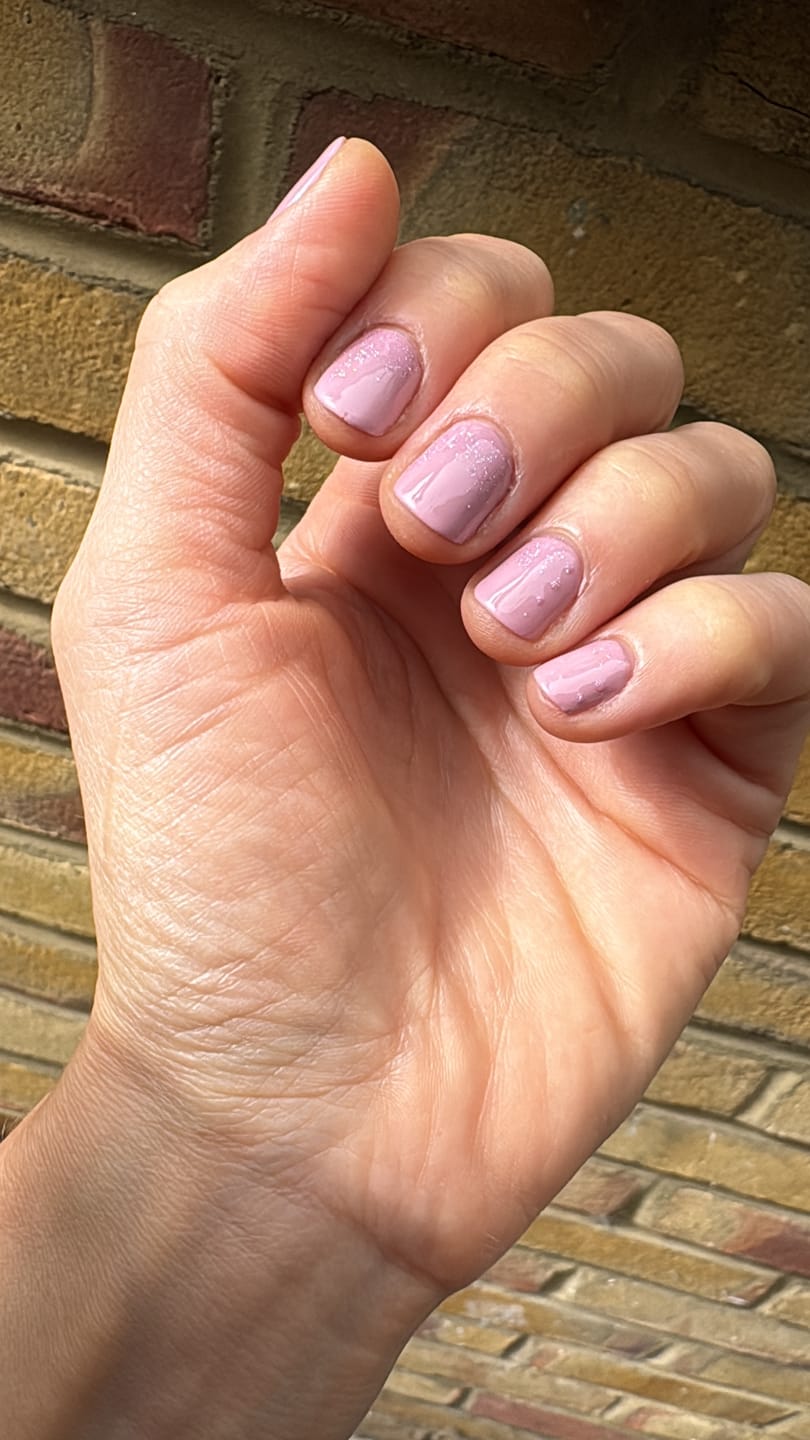 Customer photo review of Semilac UV Gel Polish Starter Set LOVE ME 48W Lamp- 3 Full Size Colours Included!