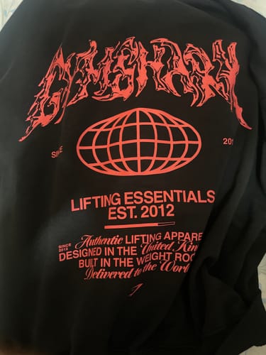 Customer photo review of METAL LIFTING GRAPHIC HOODIE