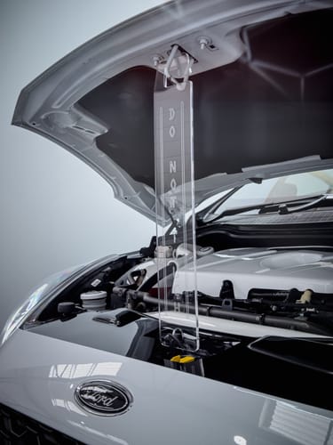 Customer photo review of Universal Bonnet Prop (2D Acrylic)