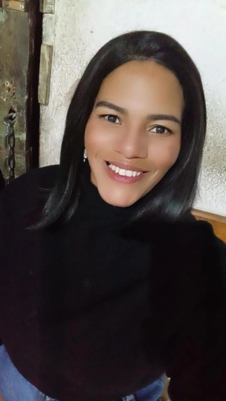 Customer photo review of Lace Front Tela HD Lovenna Castanho Escuro - Repartição Livre 13x4