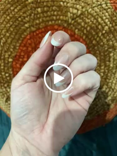 Customer video review of Luxe French | Salon Quality Press-on Nails kit - Short Almond White French Tip